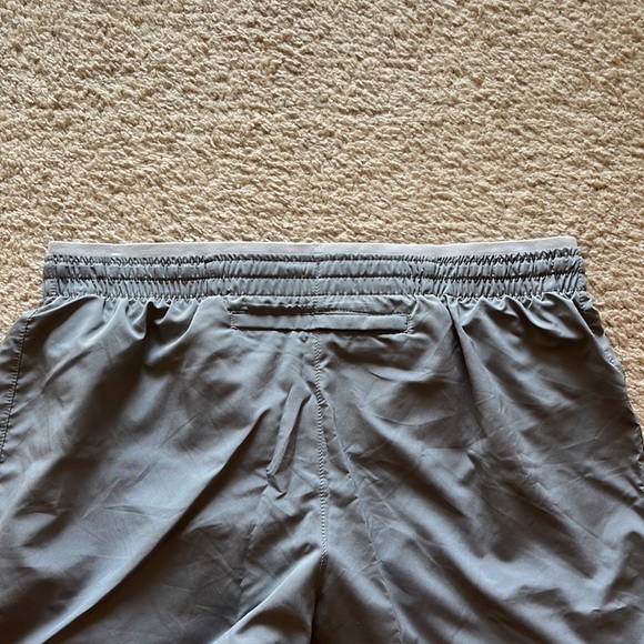 NIKE DRI-FIT Running Shorts - LIKE NEW ✨ - Picture 2 of 3